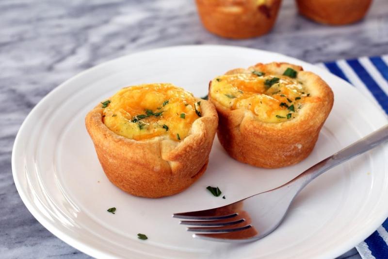 Muffin Cup Ham and Cheddar Quiches