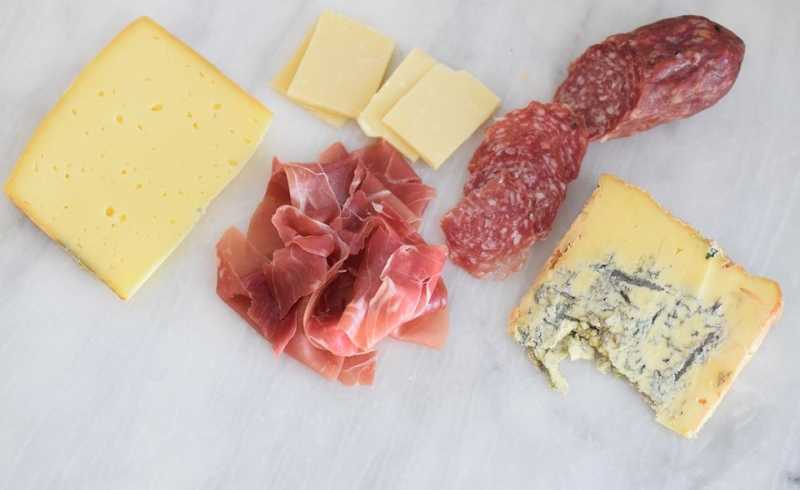 How to Make an Epic Charcuterie Board