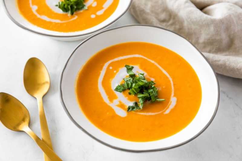Gluten-Free Creamy Vegan Carrot Soup With Coconut
