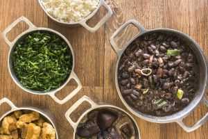 25 Easy and Hearty Slow Cooker Bean Recipes