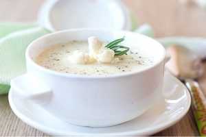 Крем-суп Дюбарри Ингредиенты: Цветная капуста – 1 штук. Лук-порей (белоснежная часть) – 2шт. Молоко…