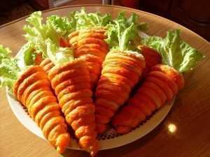 Салат в «морковках» из слоеного теста Ингредиенты: Для трубочек: -500 г слоеного теста -морковный…