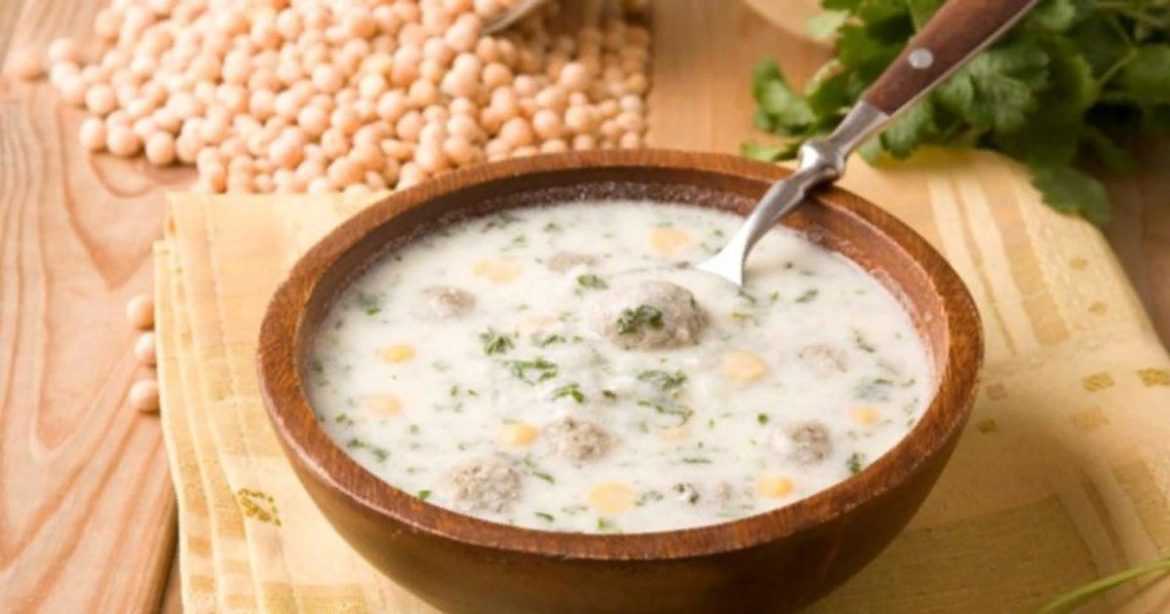 Довга Кухня Азербайджана Продукты: Баранина-108 г, лук репчатый-15 г, горох нут-15 г, мацони-200 г,…