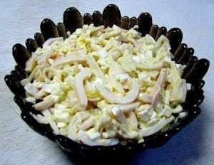 Нежнейший салат из кальмаров «Русалочка» Ингредиенты: -2 кальмара -4-5 столовых ложек майонеза -1 маленькая…