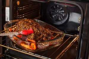 Ростбиф — старинное блюдо британской кухни, говядина запеченная огромным кусочком. «Roast beef» в переводе…