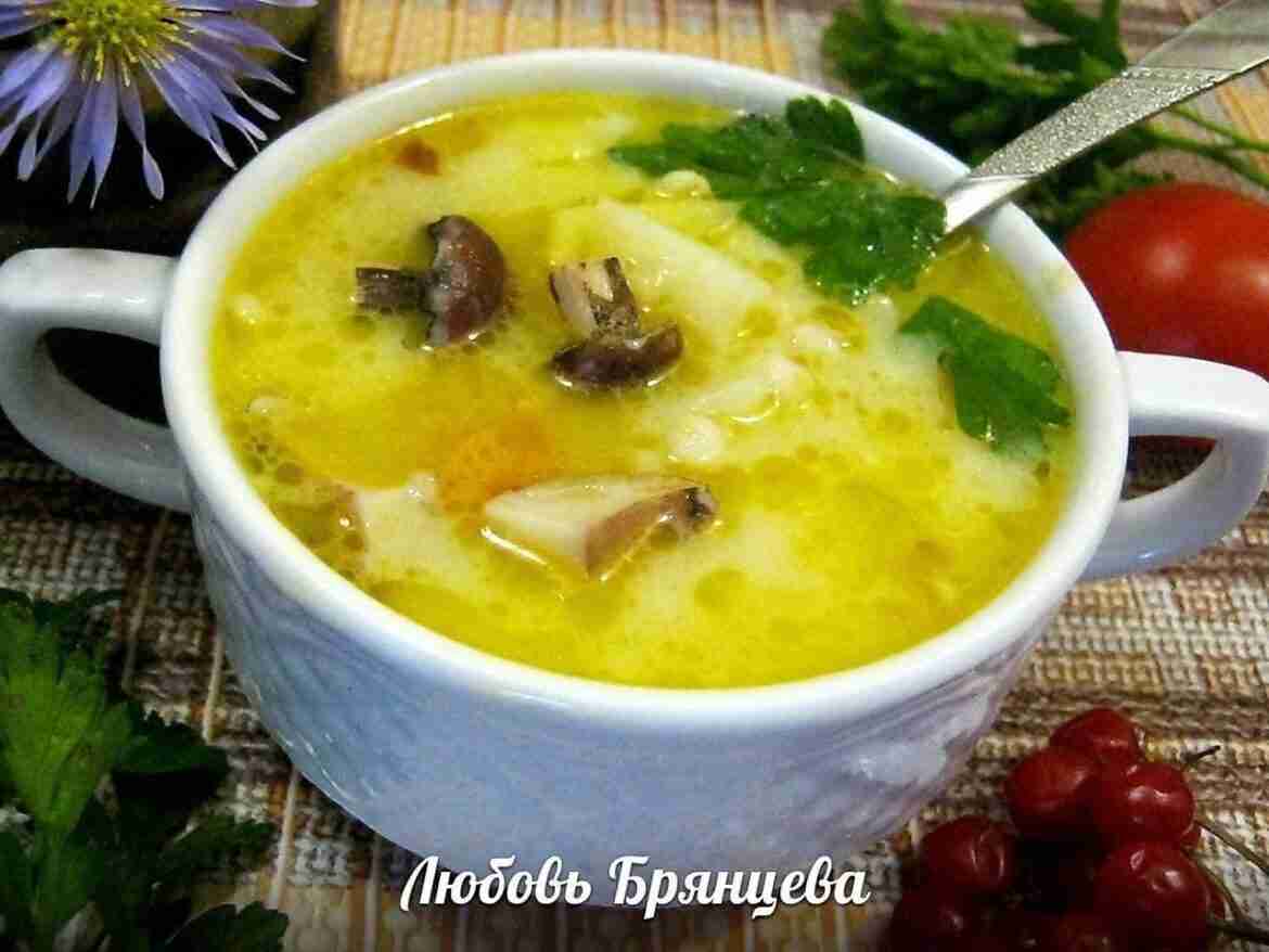 СЫРНЫЙ СУП С ПЕРЛОВКОЙ И ГРИБАМИ Продукты на 2-х литровую кастрюлю: 3-4 картофелины, 1…