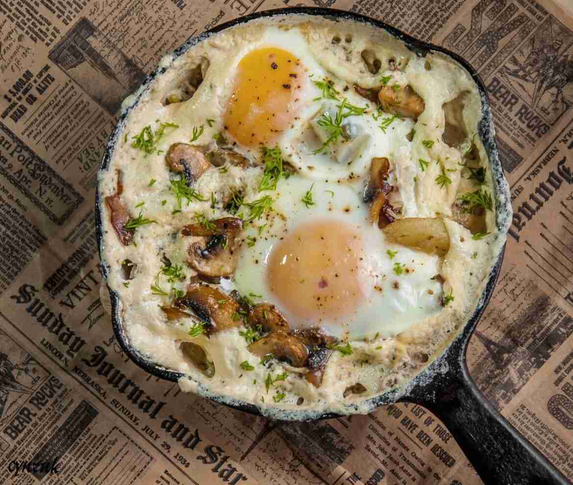 Яичница, запеченная с картофелем и сливками. на завтрак Нам пригодится: — 5 картофелин -…