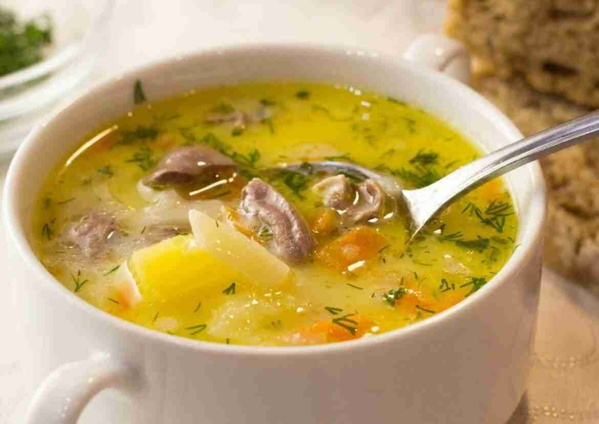Сырный суп с куриными сердечками! Ингредиенты бульбу — 4-5 штук. морковь — 1 штук….