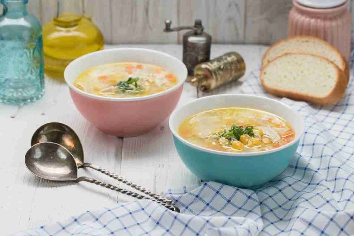 Куриный суп с кукурузой Ингредиенты: — Куриные бедрышки — 500 г. — Вода -…